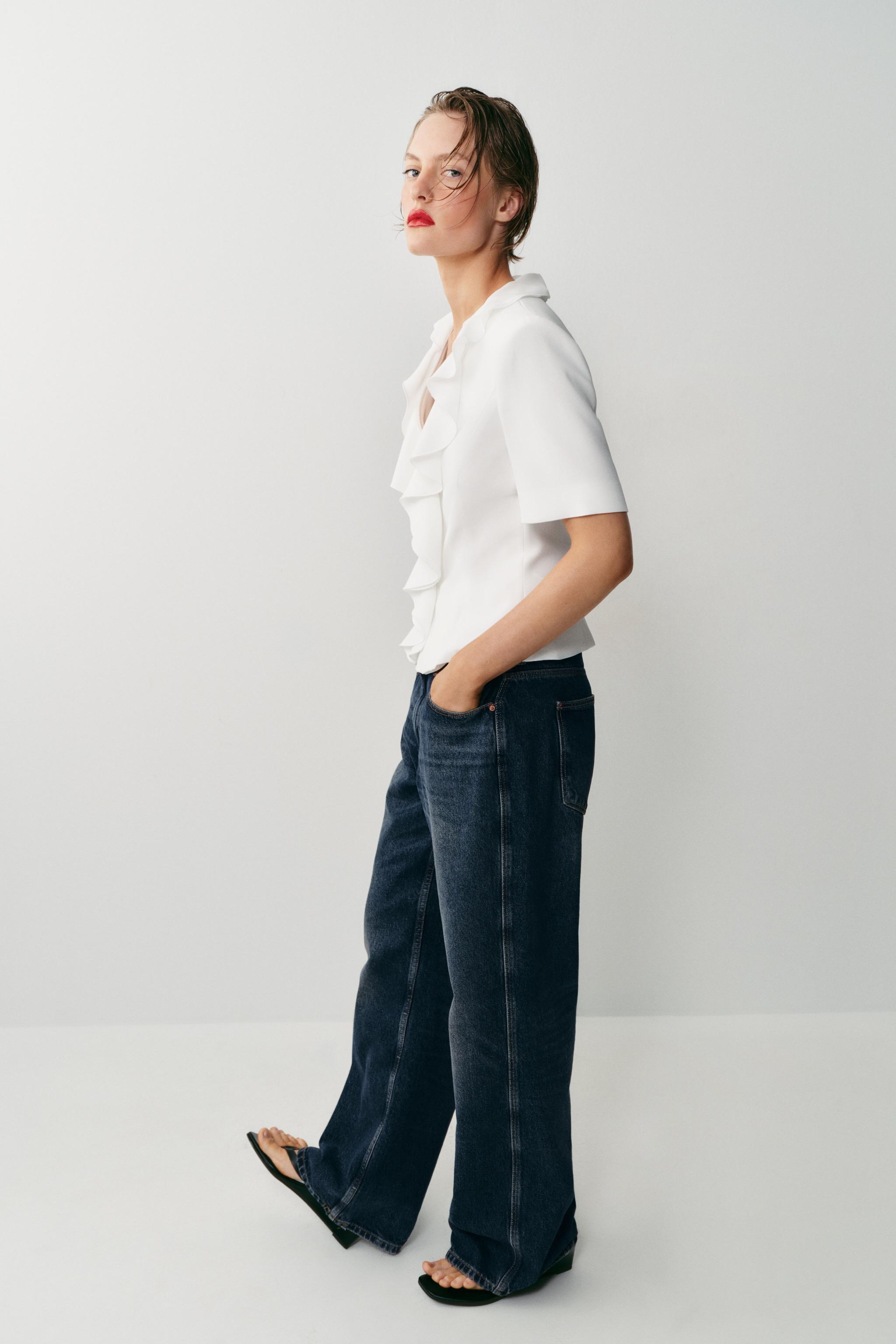 RUFFLED SHORT SLEEVE BLAZER